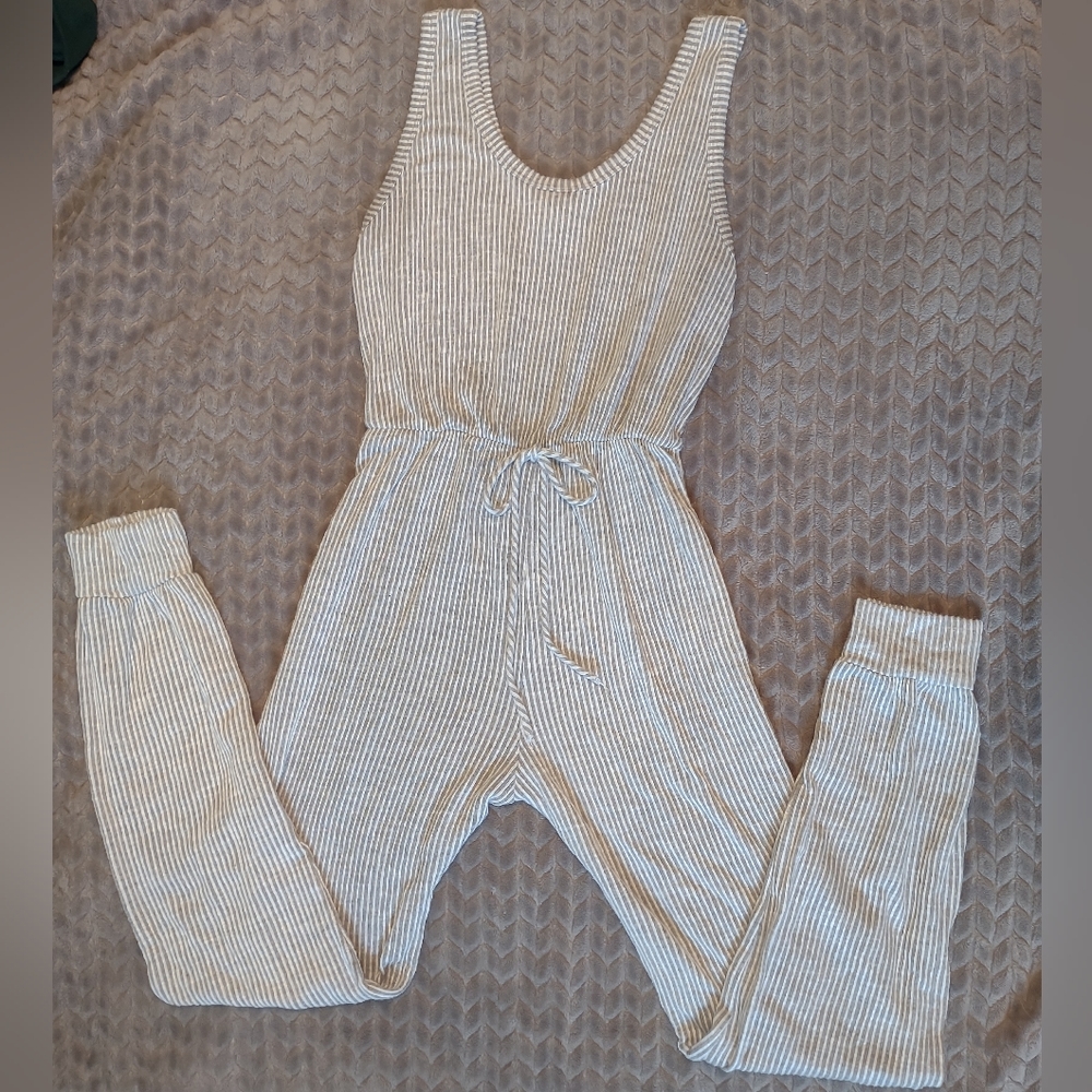✨Caution to the Wind Jumpsuit size Medium